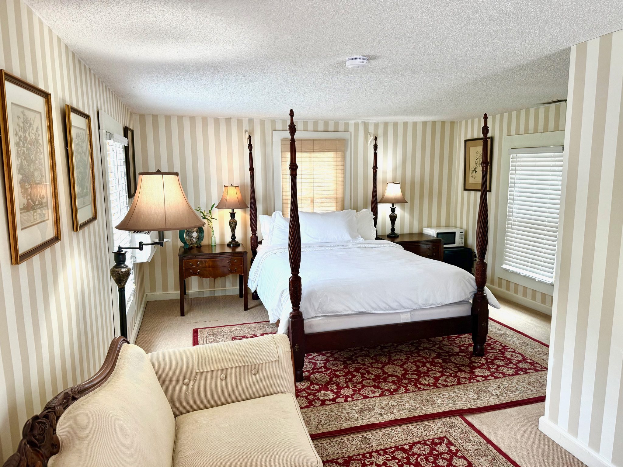 Bar Harbor Room with Queen 4 Post Bed